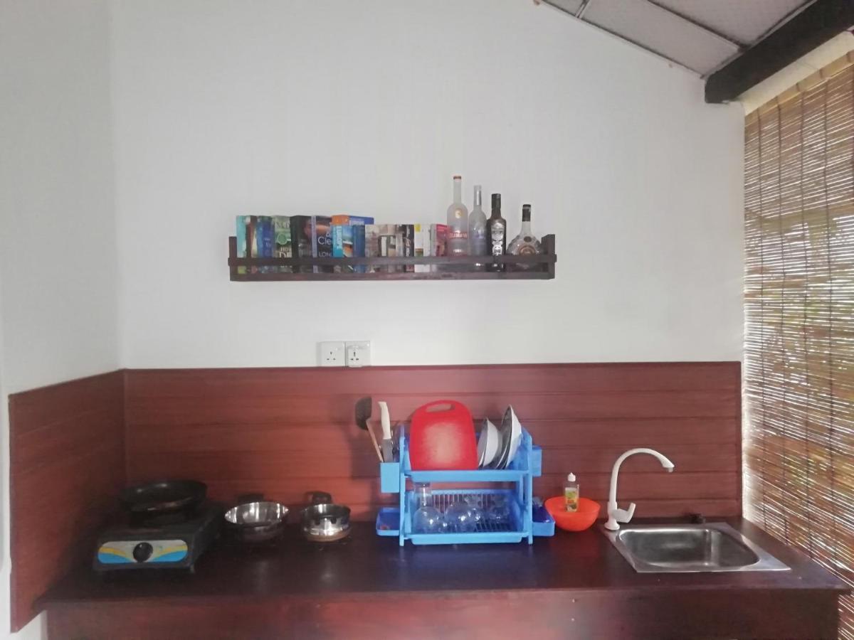 Ami place Hikkaduwa Buitenkant foto