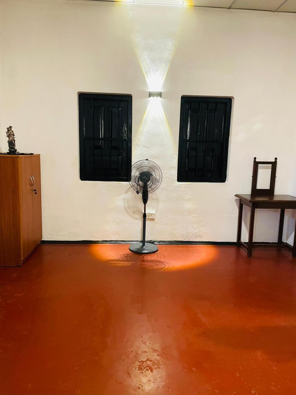 Ami place Hikkaduwa Buitenkant foto