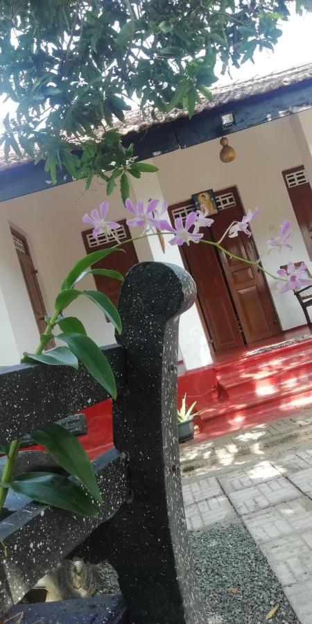 Ami place Hikkaduwa Buitenkant foto